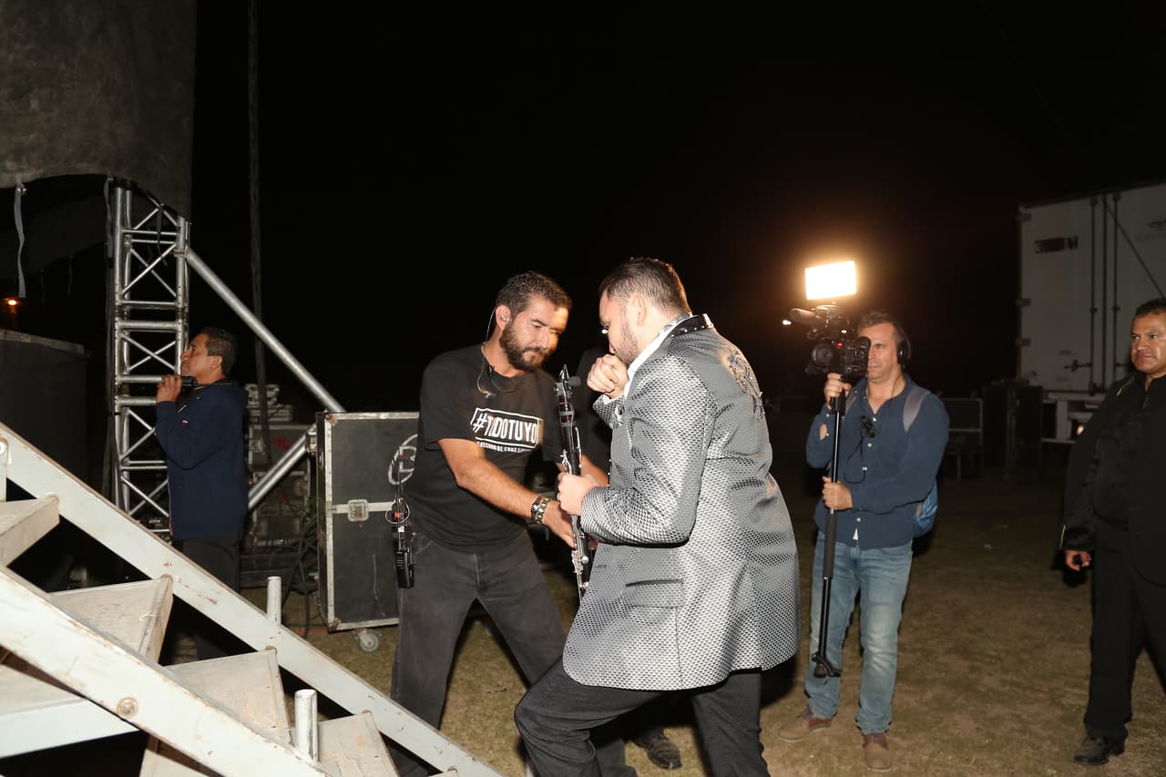 El público emocionado por cantar sus canciones favoritas.