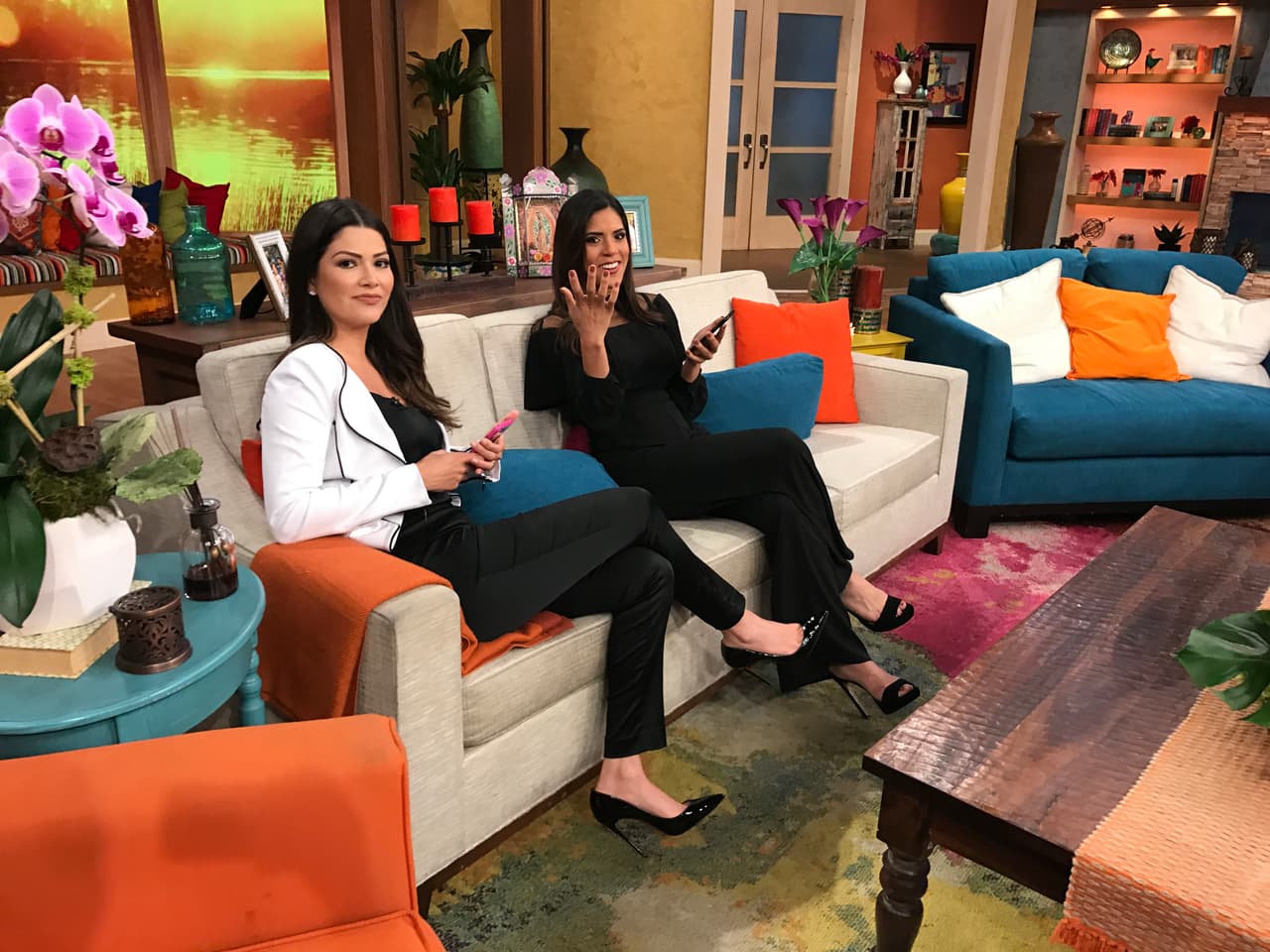 Ana Patricia y Francisca tienen muchas cosas de las que hablar.