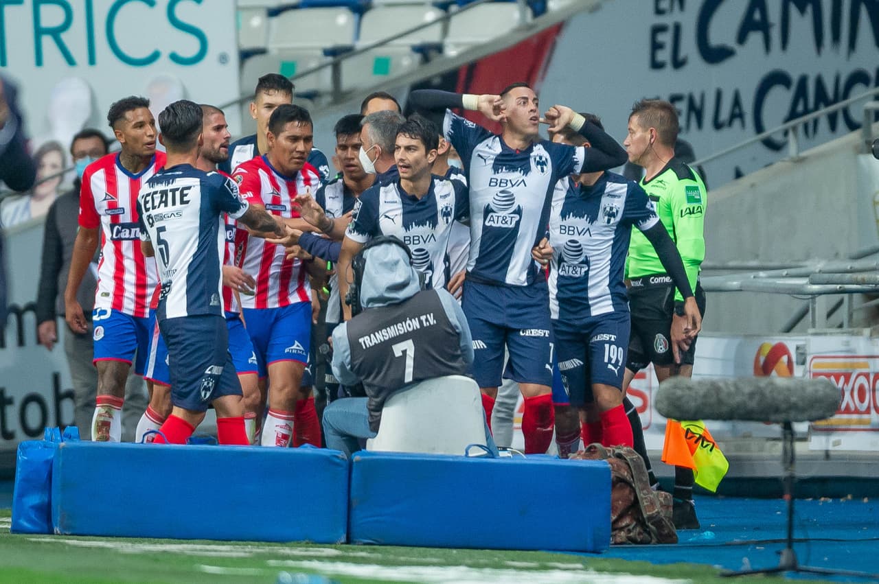 Funes Mori hace historia en victoria de Rayados sobre San Luis