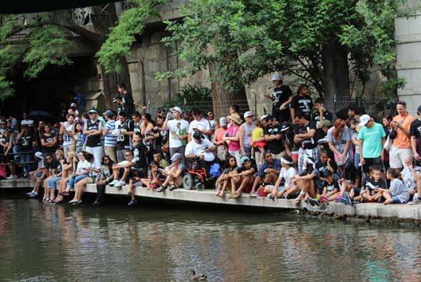 Photos: Spurs Championship Parade 2014