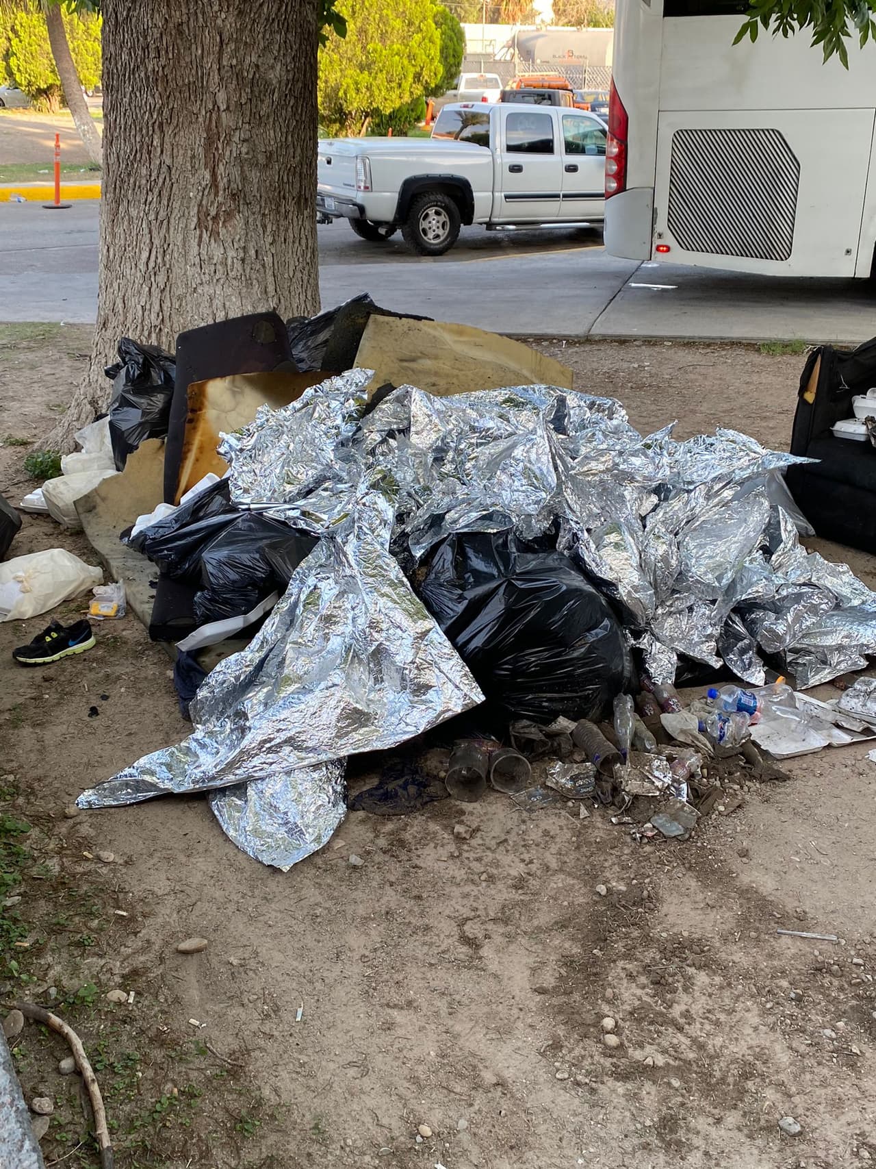 300 migrantes que se encontraban en las instalaciones del Instituto Nacional de Migración en el Puente Internacional 2 intentaron huir e iniciaron un motín la madrugada de este martes.