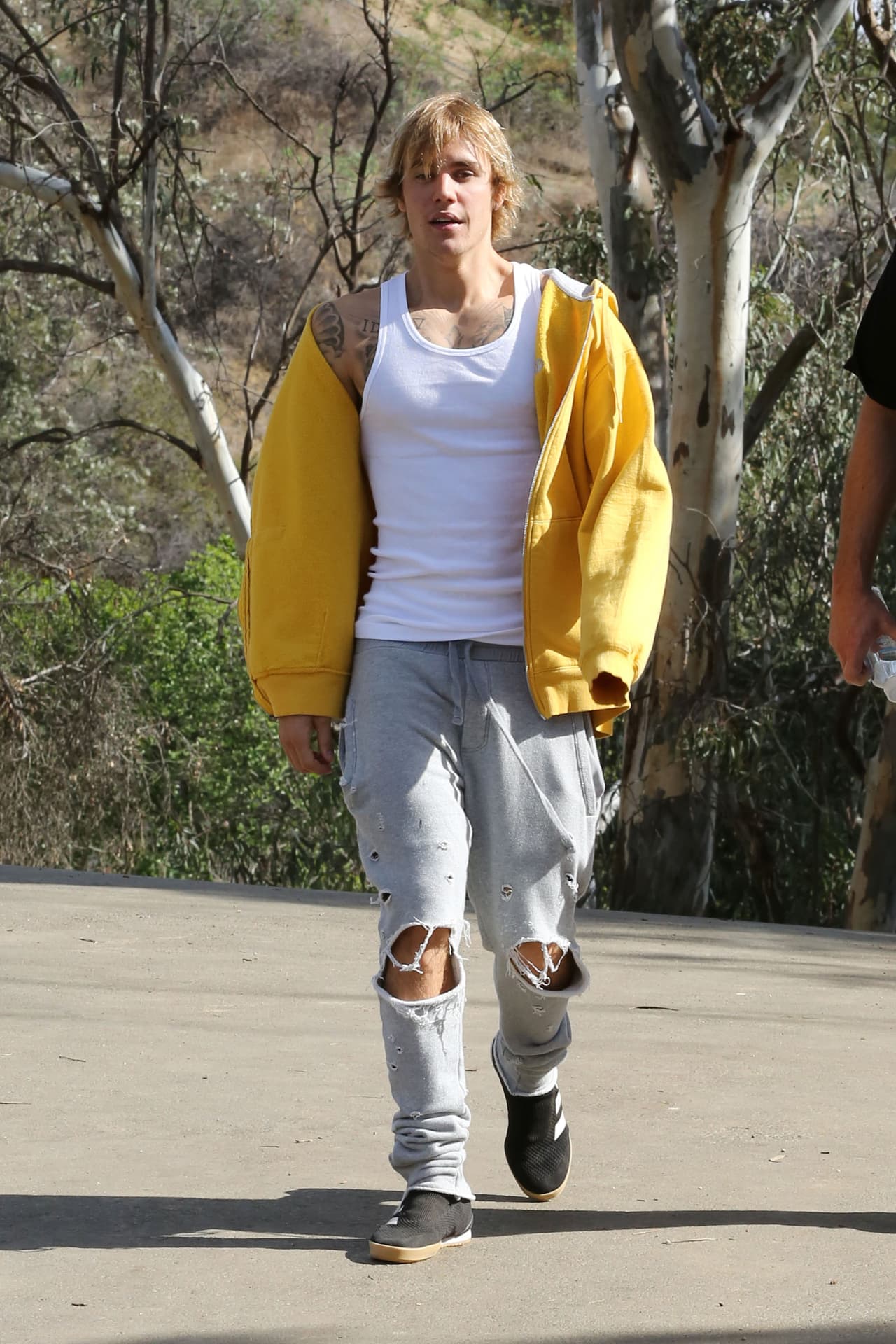 El canadiense llevaba desde el viernes paseándose por las calles de Los Ángeles en su Lamborghini azul. 
<br>