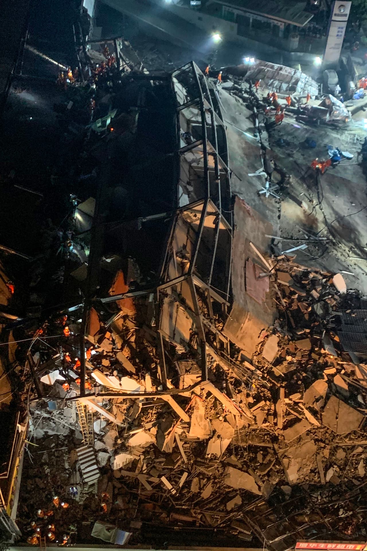 Al menos 20 personas murieron en 2016 en la oriental ciudad de Wenzhou al derrumbarse una serie de edificios de construcción rudimentaria, que albergaban a trabajadores migrantes.