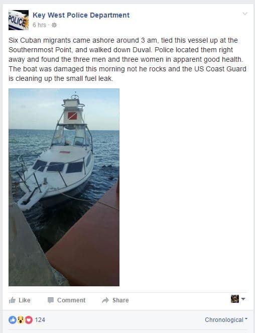 Los cubanos llegaron a eso de las 3:00 am y amarraron la embarcación al punto turístico 'Southernmost Point'.