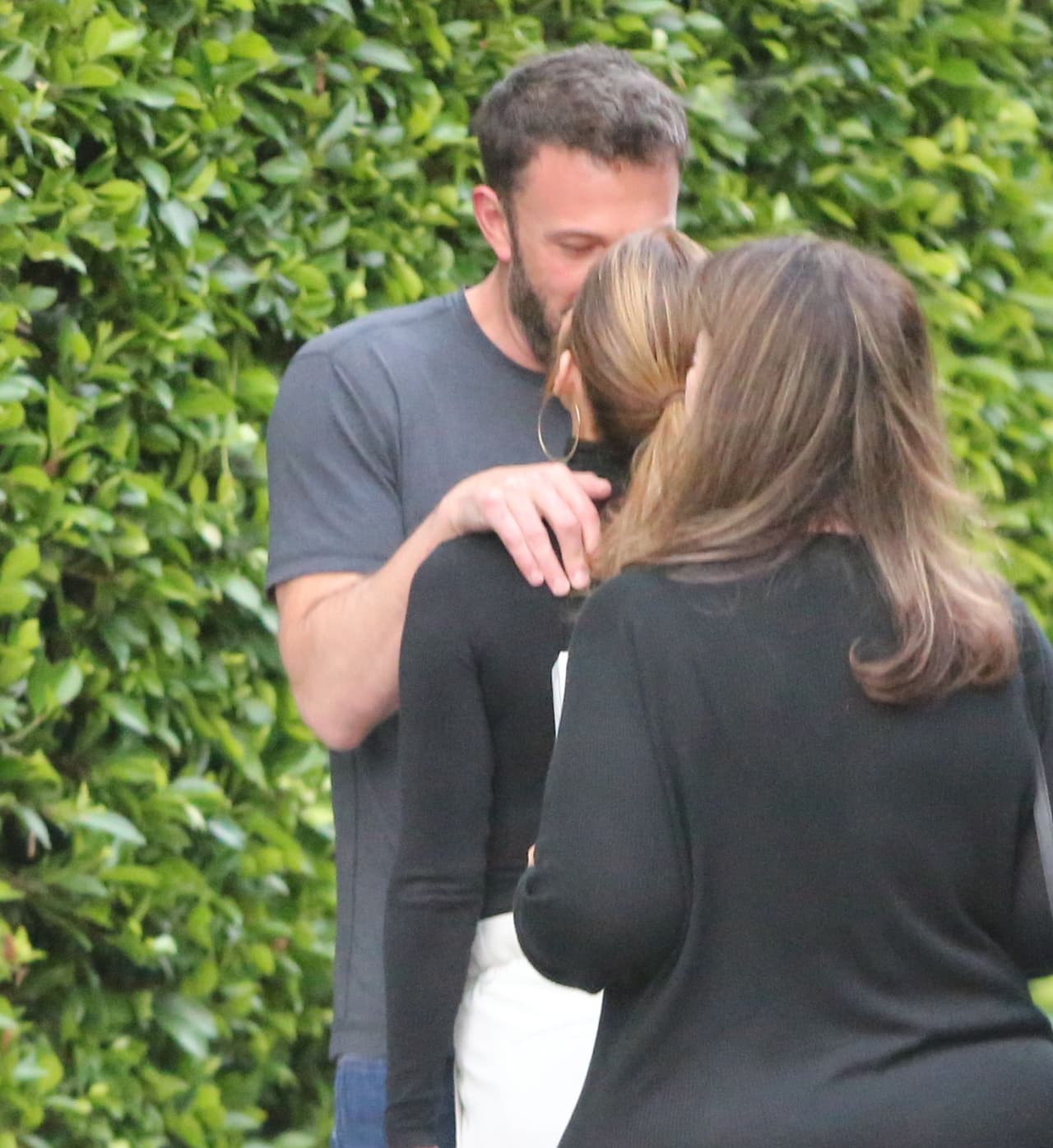 Eso le ha permitido a Jennifer López tener 
<b><a href="https://www.univision.com/famosos/jlo-ben-affleck-matt-damon-playa-fotos" target="_blank">románticos momentos </a></b>como estos con su novio, con quien ha retomado la relación que concluyeron en enero de 2004. 
<br>