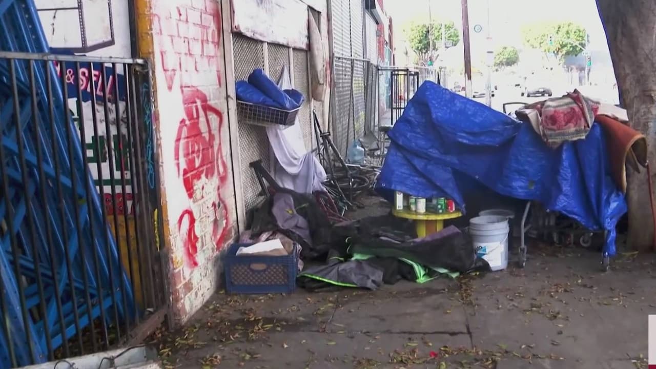 ¿Qué ha pasado con el proyecto de construir miles de viviendas para la comunidad indigente en Los Ángeles? Esta es la realidad