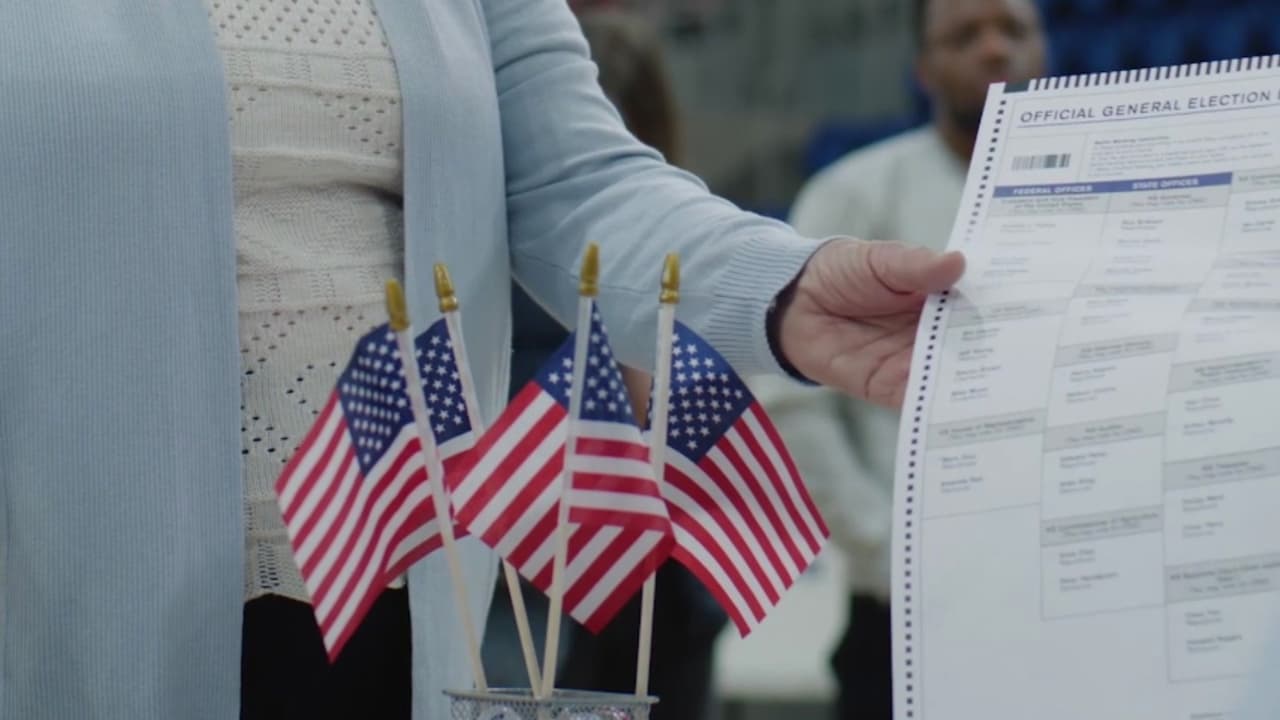 "Esta voz da poder": joven hispano votará por primera vez y llena de orgullo a toda su familia