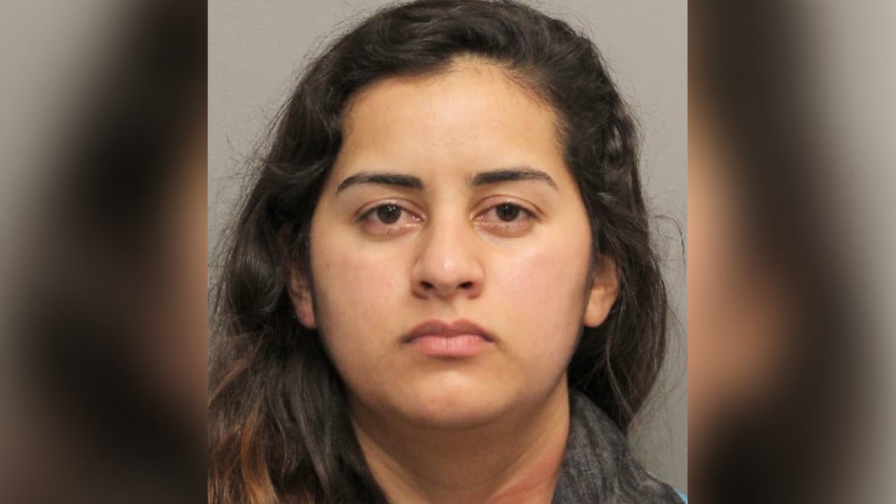 Dulce Gutiérrez, fue arrestada por DUI, las autoridades indicaron que es sospechosa de provocar un accidente menor.