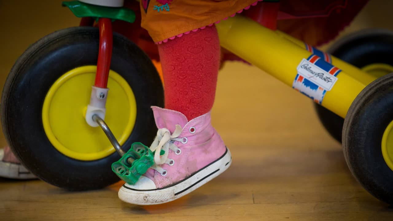 Una pequeña de 2 años muere en un extraño accidente en un centro comercial en Orland Park