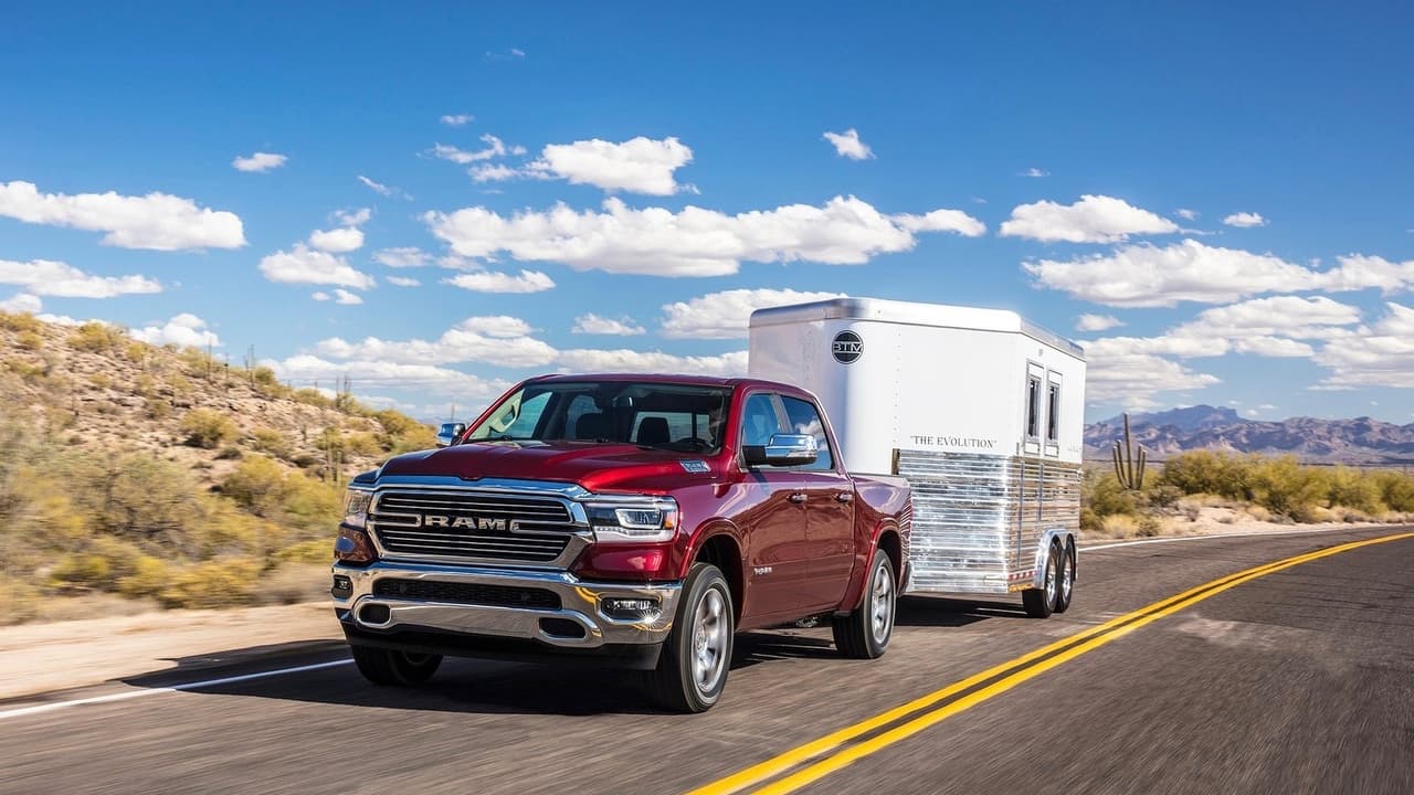 <h3 class="cms-h3-H3">Ram 1500 2019</h3>
<br>La 
<b><a href="https://www.univision.com/noticias/auto-show-de-detroit/la-nueva-ram-2019-llega-al-auto-show-de-detroit-2018-recordandonos-que-las-vias-de-eeuu-pertenecen-a-las-camionetas-pickup" target="_blank">Ram 1500 2019</a></b> cayó en medio de 2018 como una granada de mano en el segmento de las pickups mediana. Su efecto en el mercado está aún por ser analizado, pero desde ya sabemos que será grande y duradero. La Ram 1500, totalmente nueva para 2019, llega para sustituir a una camioneta inmensamente popular que más de una vez logros destroner a la Chevrolet Silverado como la camioneta más vendida en Estados Unidos.