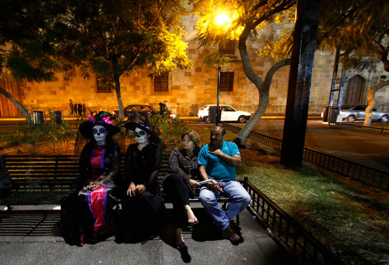 Hoy en día muchas mujeres deciden caracterizarse de La Catrina el Día de muertos.