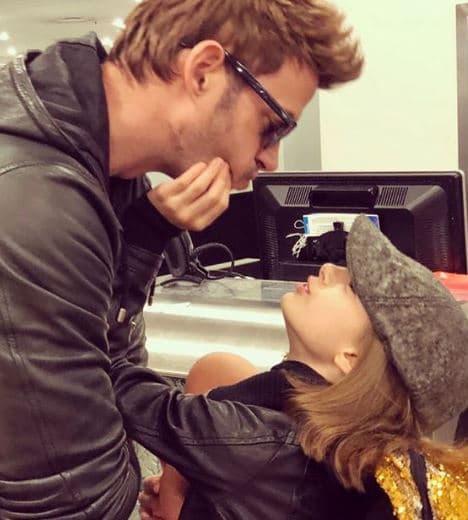 Al pie de esta publicación, el actor de 38 años de edad escribió: "El mejor regalo de Dios: ¡mis niños bellos! [...]".