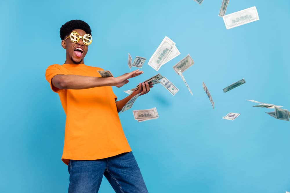 Existen dos posibilidades. Una es de realizar una jornada pequeña que te dará beneficios económicos. 
<br>