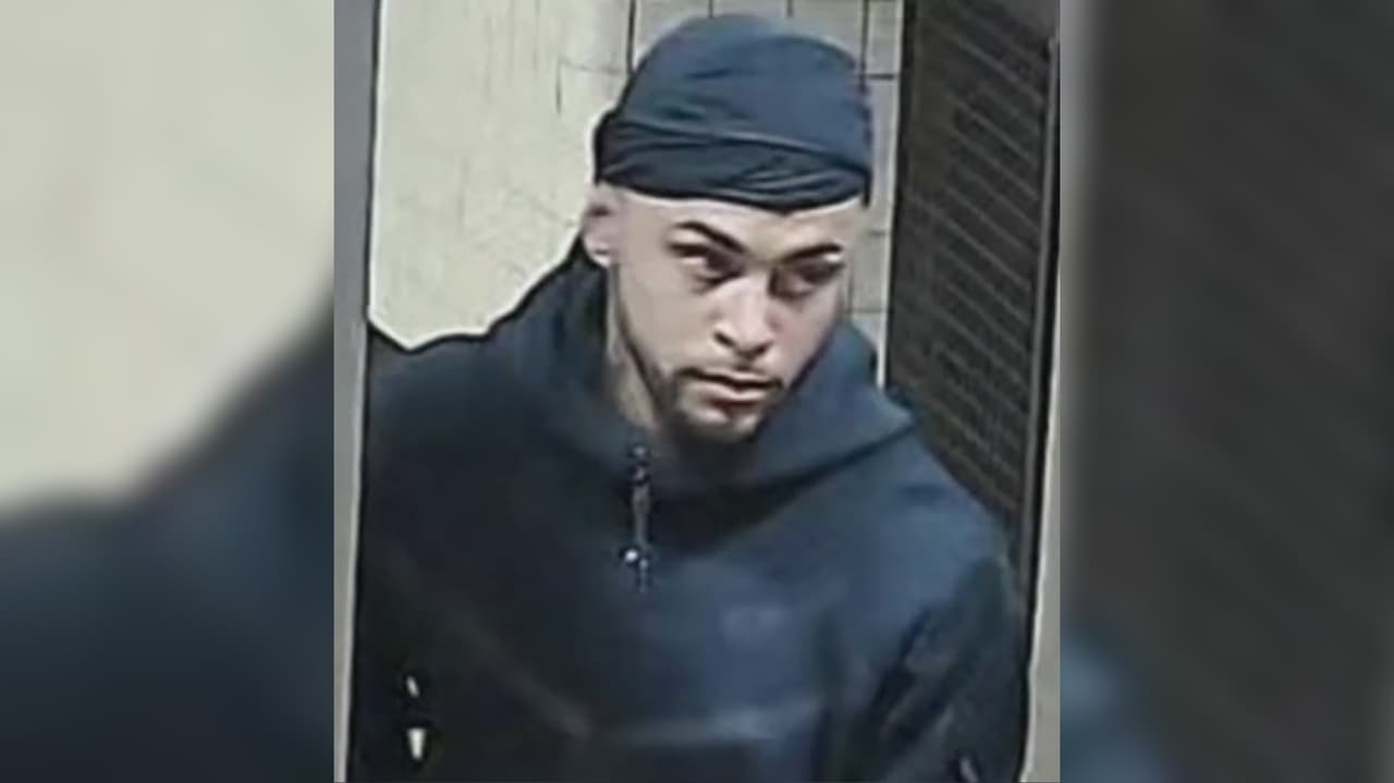 Policía de NY ofrece recompensa por sospechoso de balear a hombre que estaba acompañado de dos niños