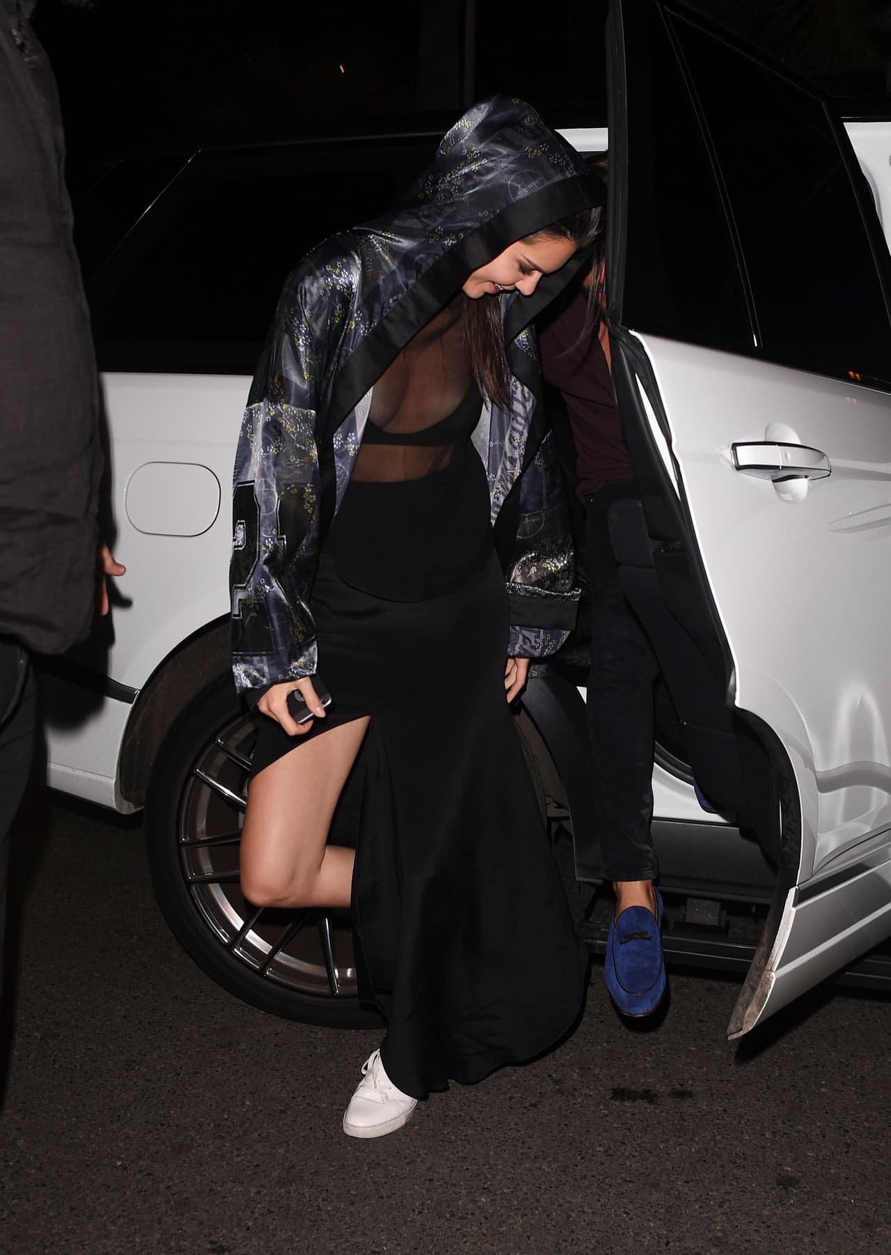 Pero Kendall no estaba sola, la acompañaba un hombre.