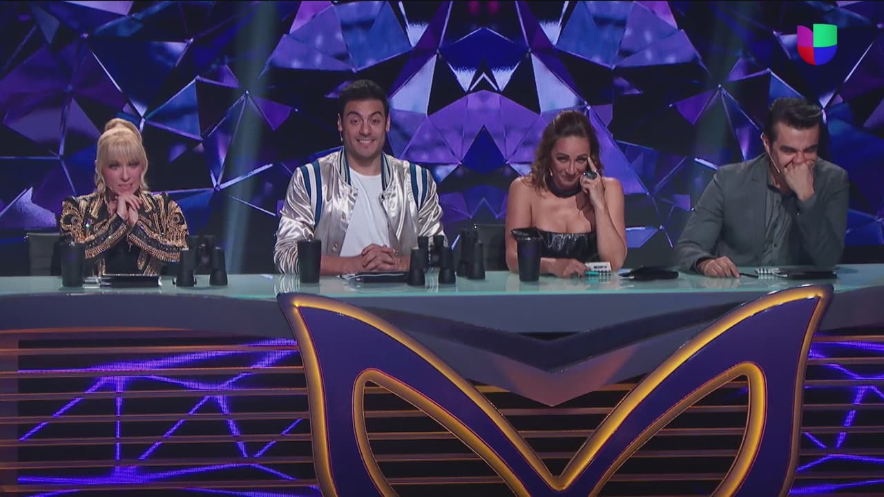 Su voz fue irreconocible para Yuri, Carlos, Consuelo y Adrián cuando cantó 'Sabor a mí'.