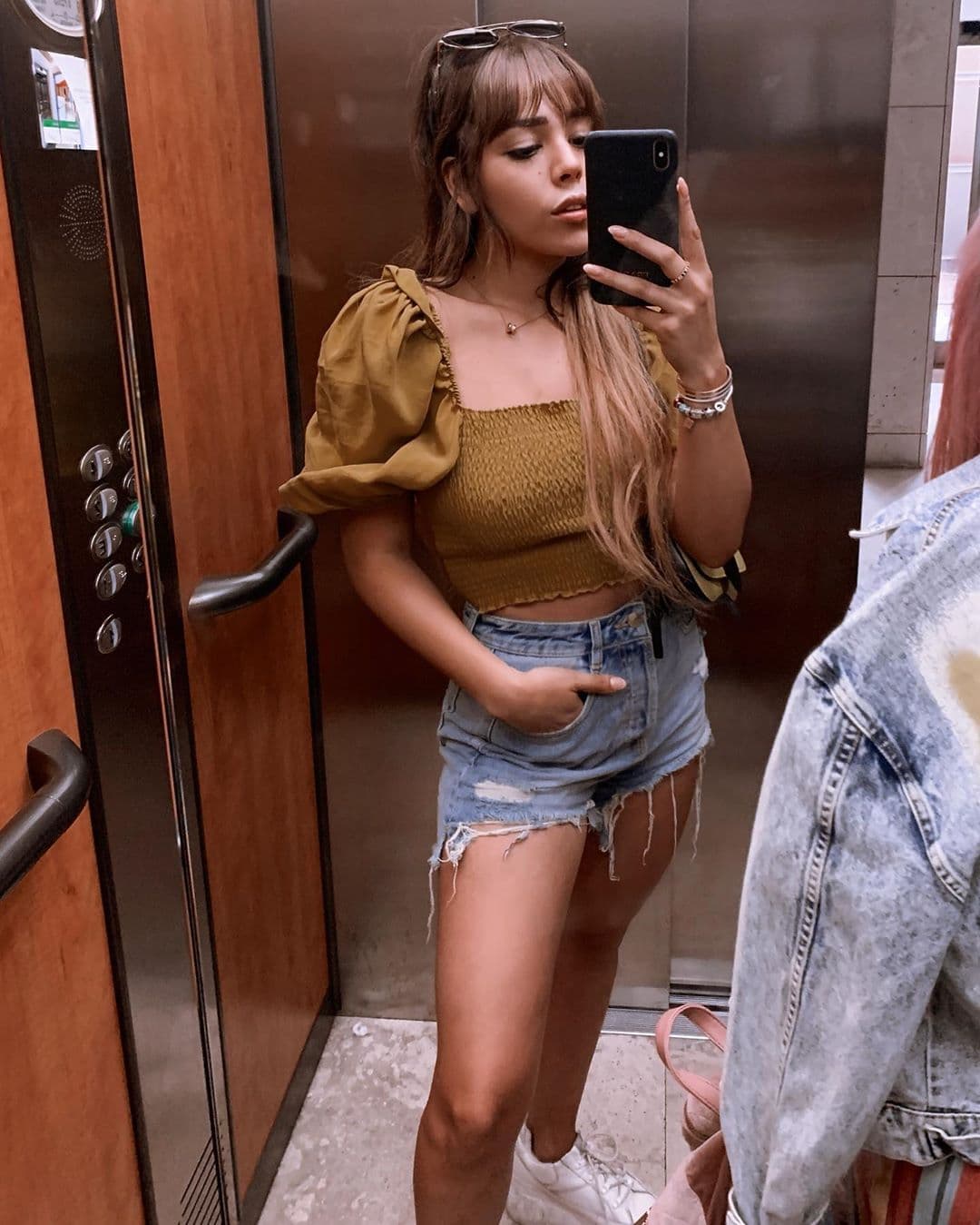 "Cuando yo tenía 17 años justamente yo ya no quería ser música, estaba de verdad como abrumada. Tampoco estaba haciendo lo que yo quería, me decían qué tenía que cantar, qué tenía que hacer, que esto que el otro, la novela y dije 'basta' no quiero, quiero irme a estudiar gastronomía a Francia, busqué literalmente una escuela", comentó la cantante.