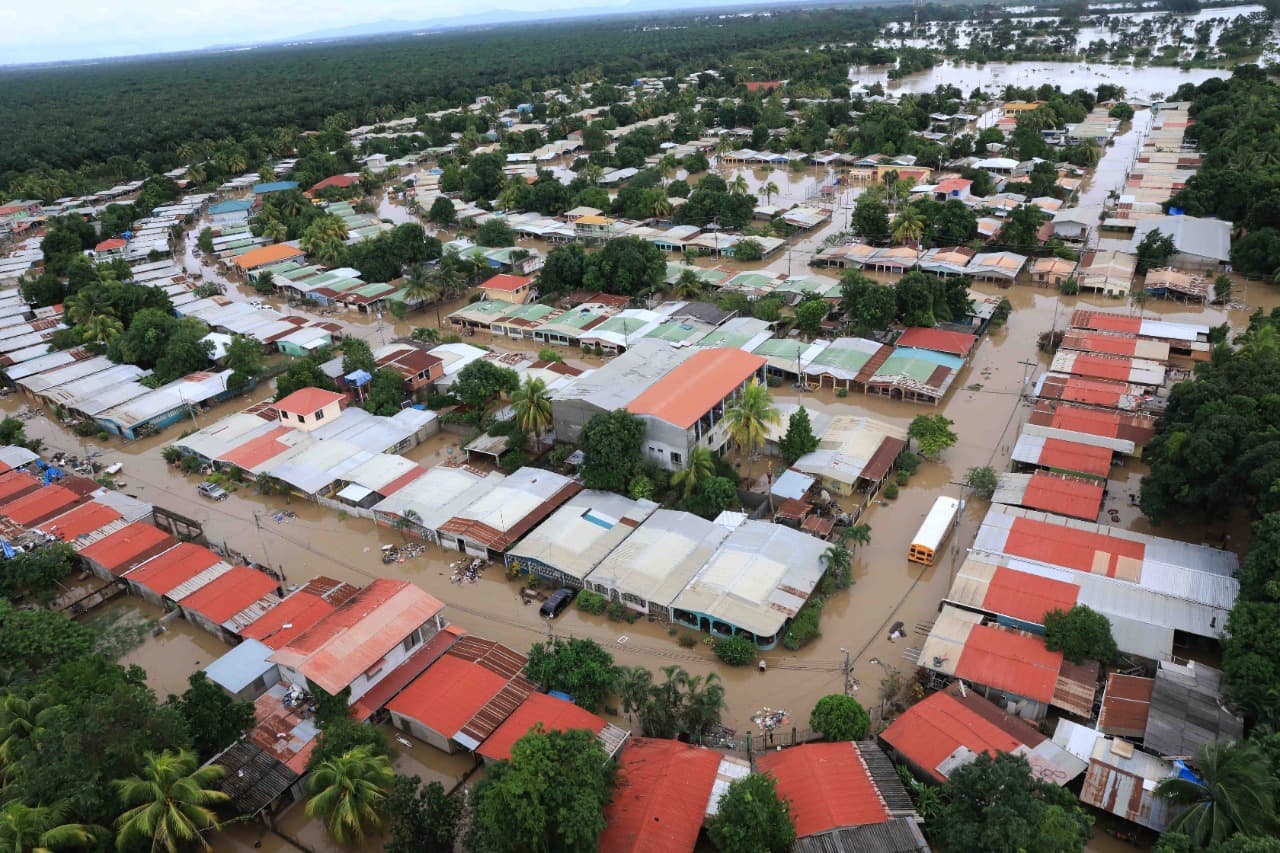 Whole neighborhoods were left underwater by Huricane Iota in the northern city of San Pedro Sula and the surrounding area.