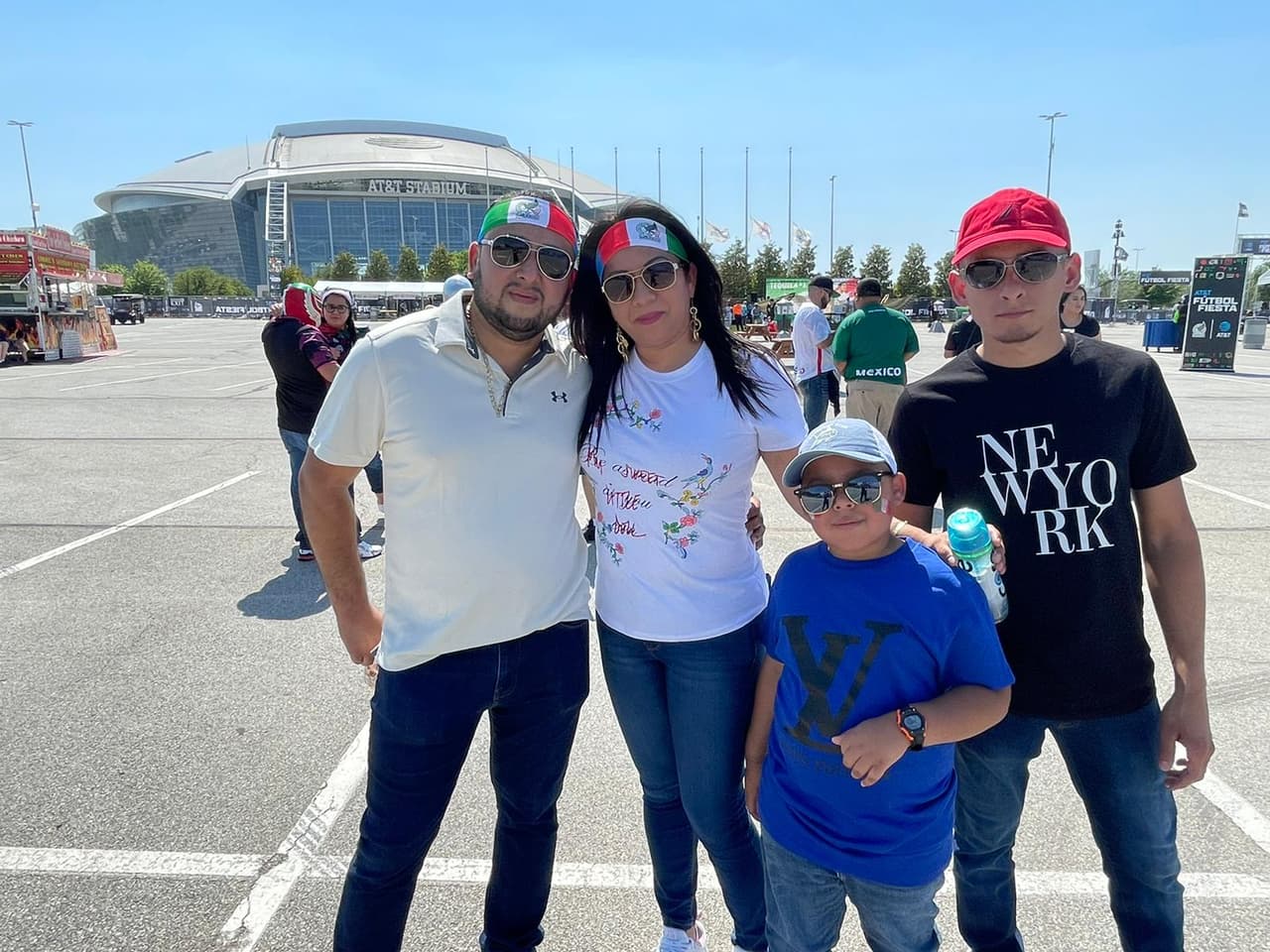 Las familias mexicanas esperan ver ganar a la Selección Mexicana en este partido contra Nigeria que es de preparación rumbo al Mundial de Qatar.