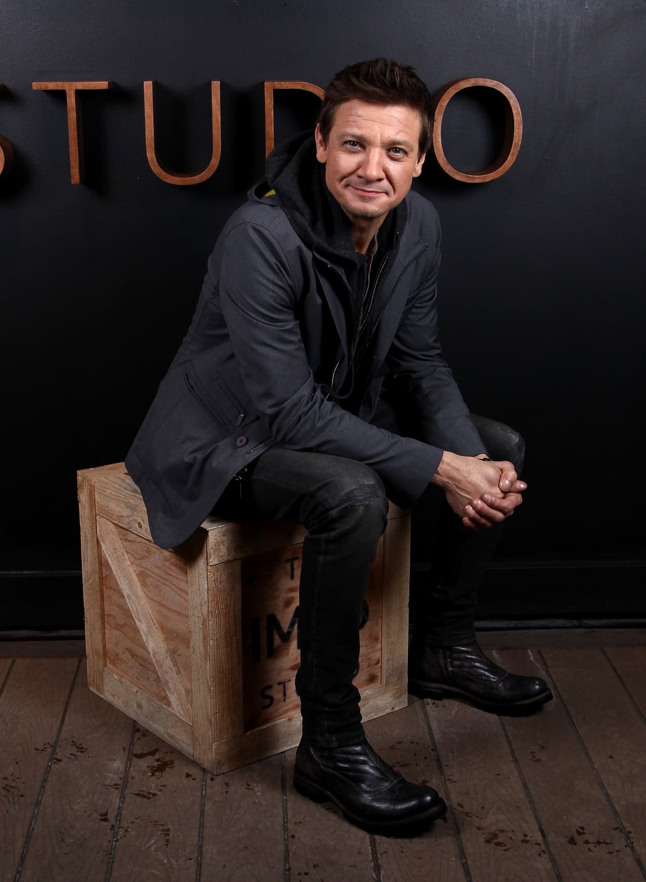 Jeremy Renner en sesión de fotos para el sitio IMDb.