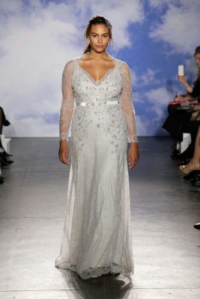 Aquí los mejores modelos de la diseñadora Jenny Packham.