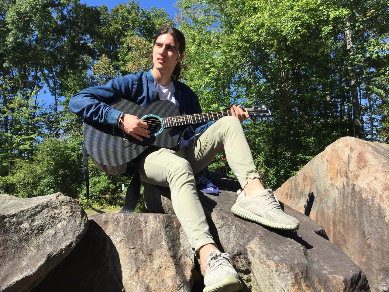 Su abuelo fue guitarrista y le heredó ese gusto.