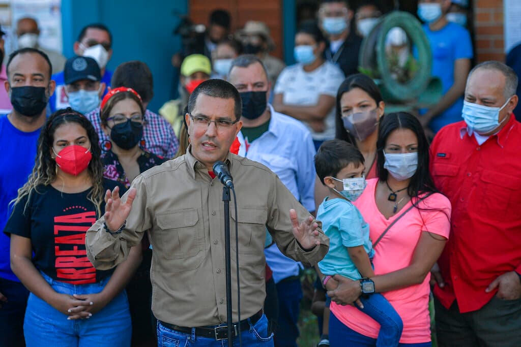 Jorge Arreaza, excanciller de Maduro y quien dispuso de todos los recursos del estado para esta elección, reconoció el triunfo del candidato opositor.