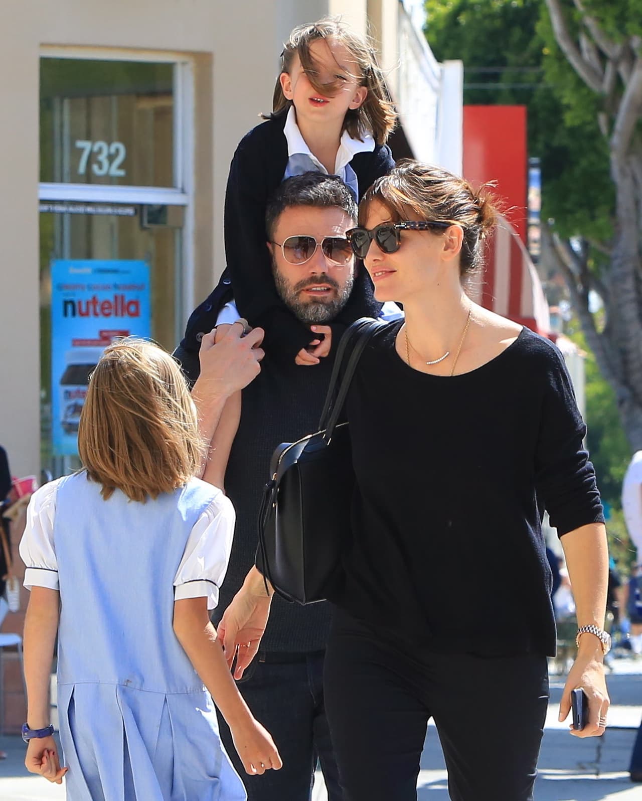 Los famosos se vieron muy sonrientes con sus adorables hijas.