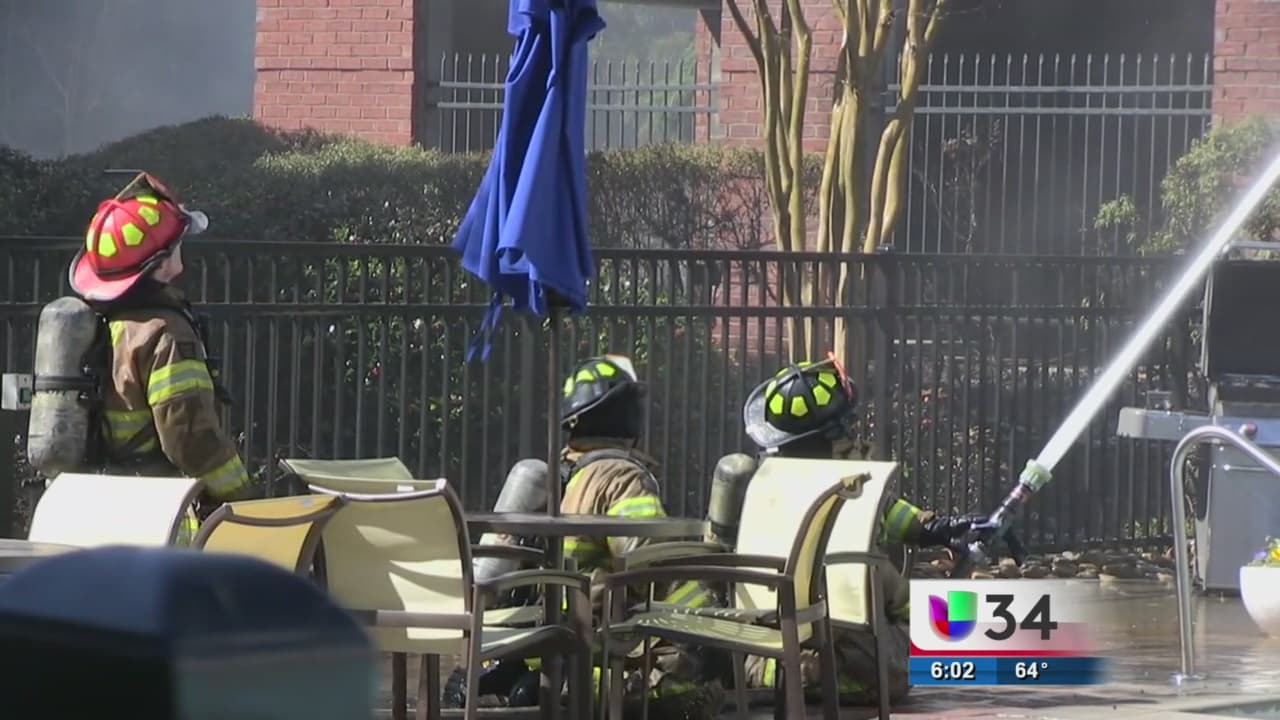 Varias familias afectadas por incendio en complejo de Brookhaven
