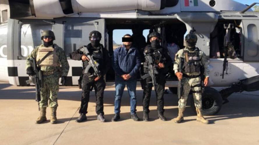 <b><a href="https://www.univision.com/local/arizona-ktvw/el-kiki-detencion-sonora-lider-delictivo-pelones-chapitos">Ramón ‘N’ alias ‘El Kiki’</a></b> fue detenido en Caborca. Es un presunto jefe de un grupo delictivo ligado también a ‘Los Chapitos’.