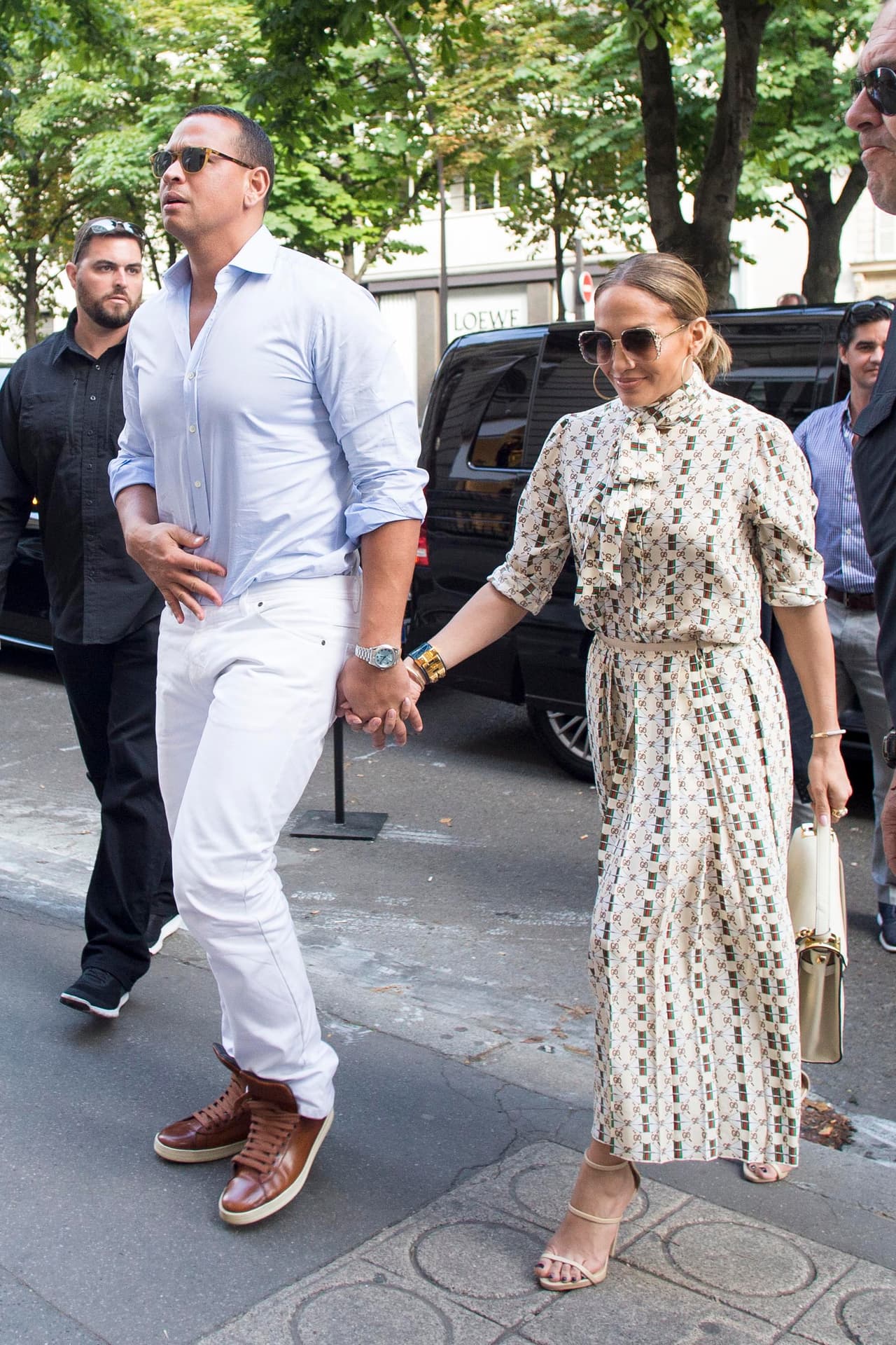 ¿Sería que no deseaban quedar panzones en las fotos que les tomaban algunos paparazzis?