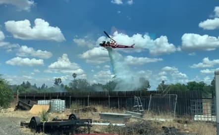 Para atacar estos incendios, las cuadrillas de Metro Fire han empleado técnicas desde aire y tierra, para contener el avance de las llamas y sofocarlas en su totalidad.