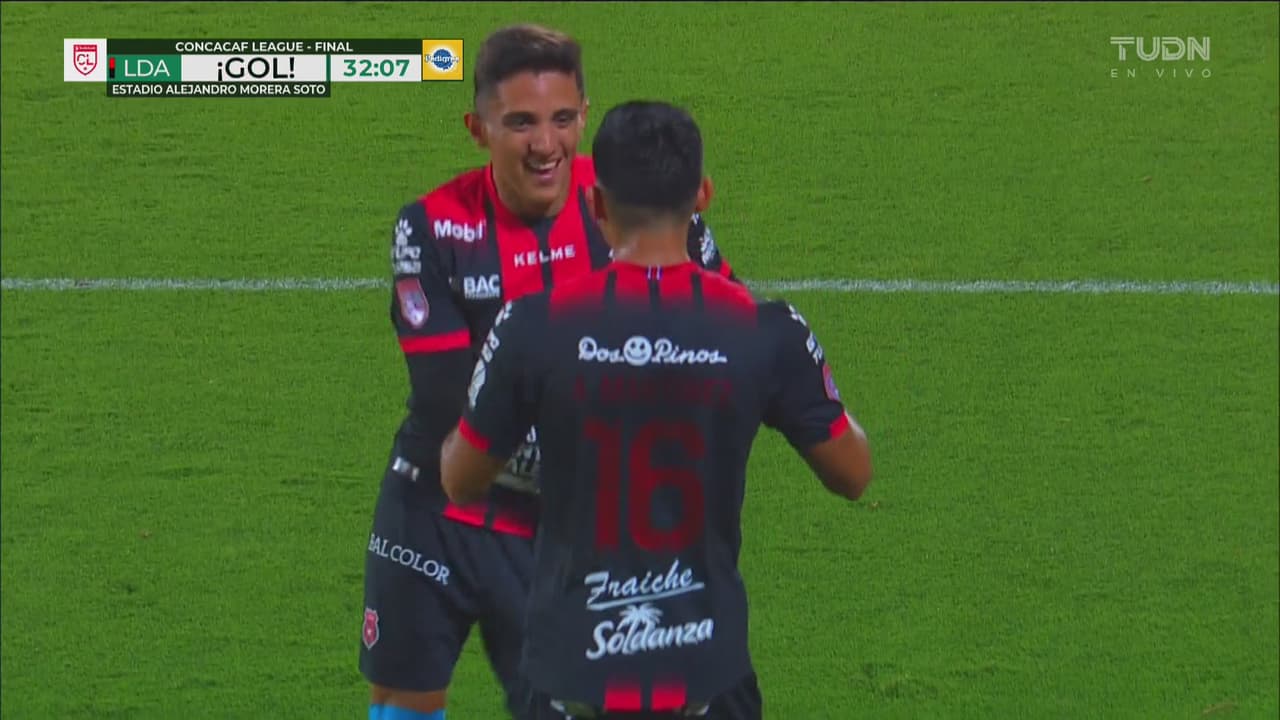 ¡Gran jugada colectiva del Alajuelense! Sequeira empata 1-1