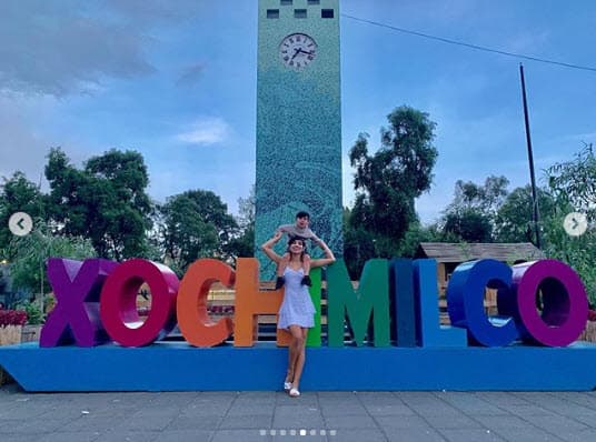 También visitaron Xochimilco y posaron para la foto desde este punto turístico.