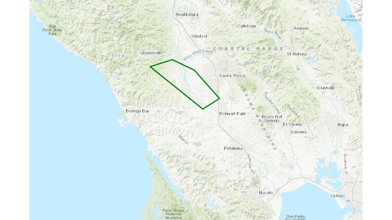 Advertencia de de inundación para áreas urbanas y pequeños arroyos en el suroeste de Santa Rosa, Sebastopol, Forestville y Graton. La alerta está vigente hasta las 11 am, segùn el NWS.