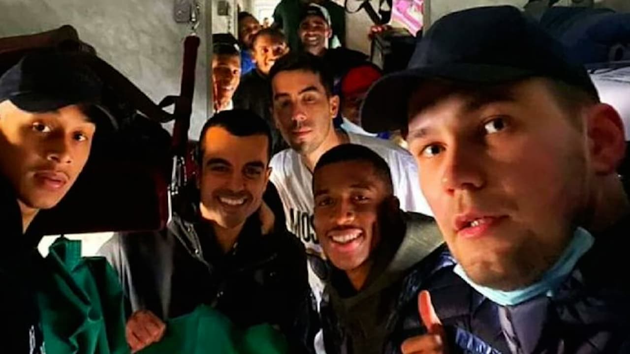 Futbolistas escapan de Ucrania gracias a apoyo de Rumania