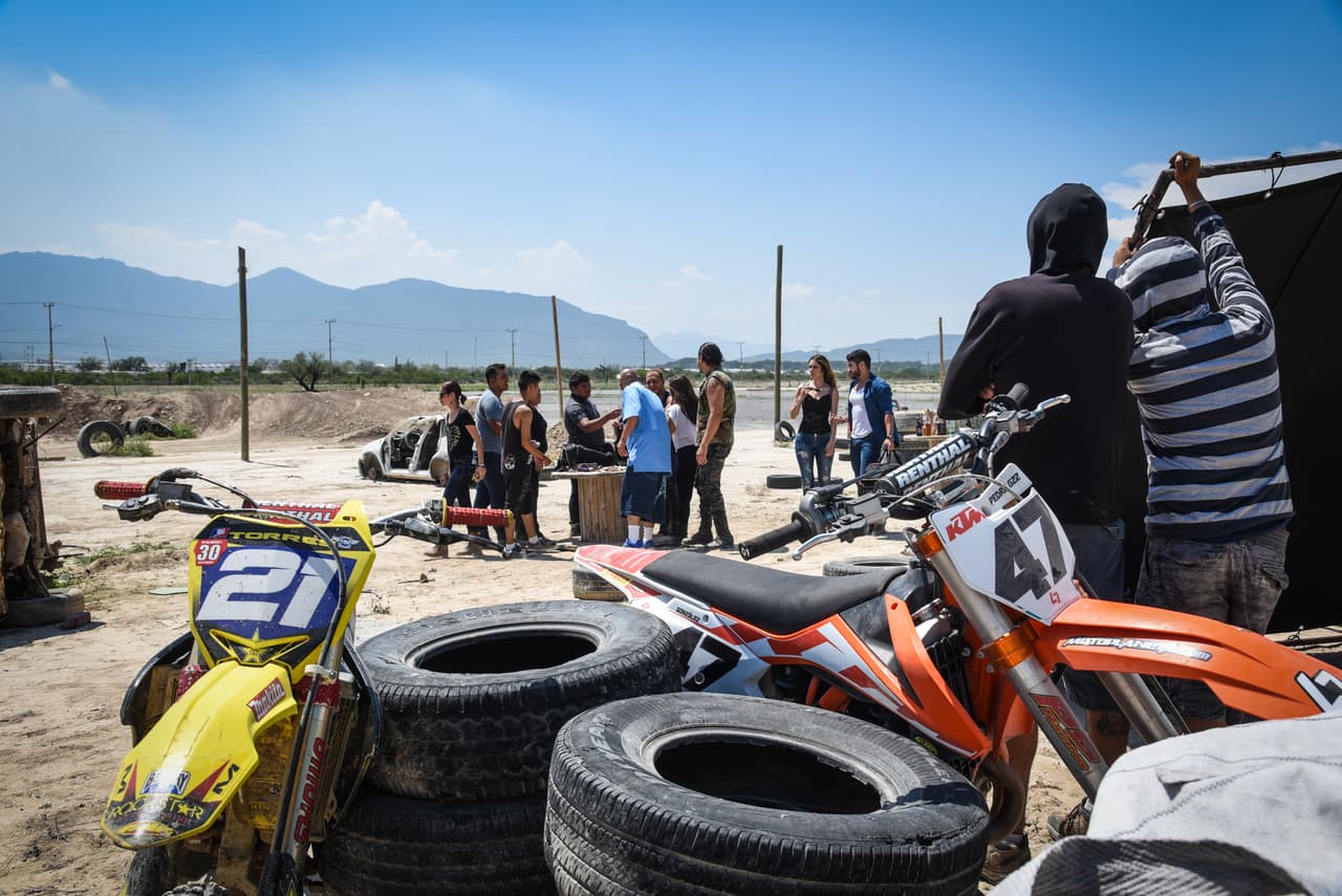Marlene Favela y Salvador Zerboni son los protagonistas de esta historia de desamor y en las fotos, se puede apreciar la buena convivencia entre ellos y la agrupación norteña.