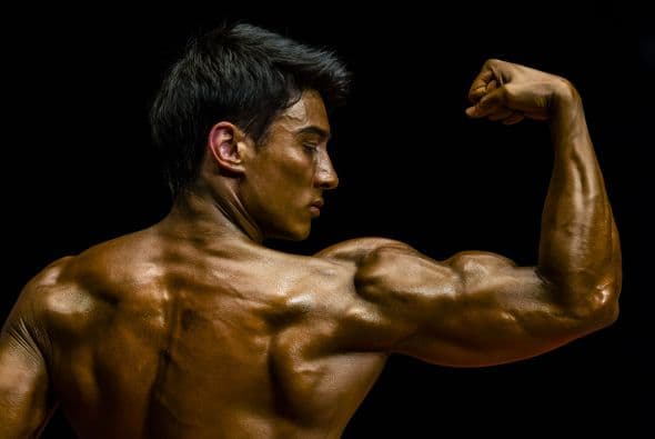 Su meta es obtener una musculatura fuerte y definida.