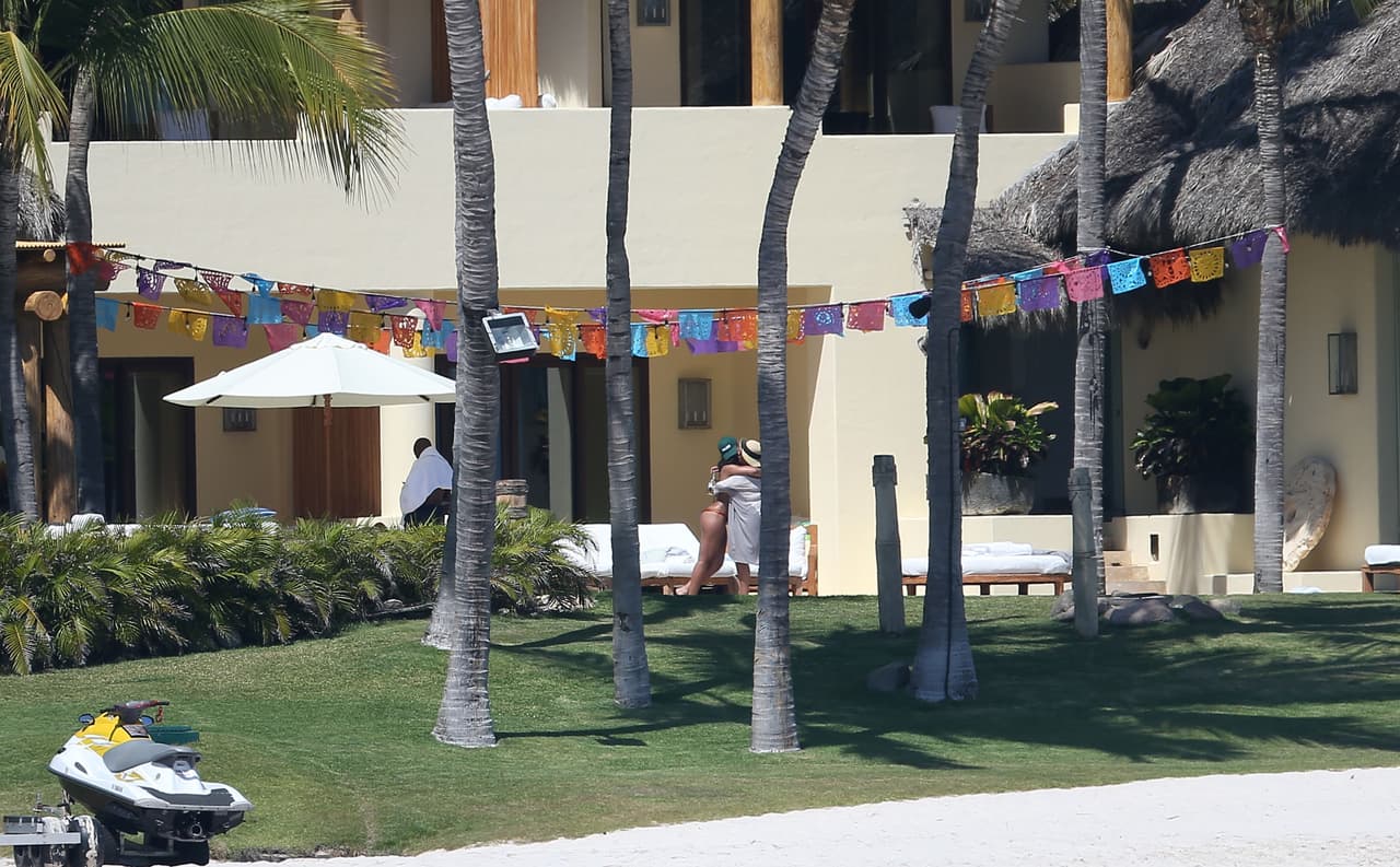 Rihanna pasó unos días de descanso en Casa Aramara, un condominio de lujo en Puerto Vallarta, México.