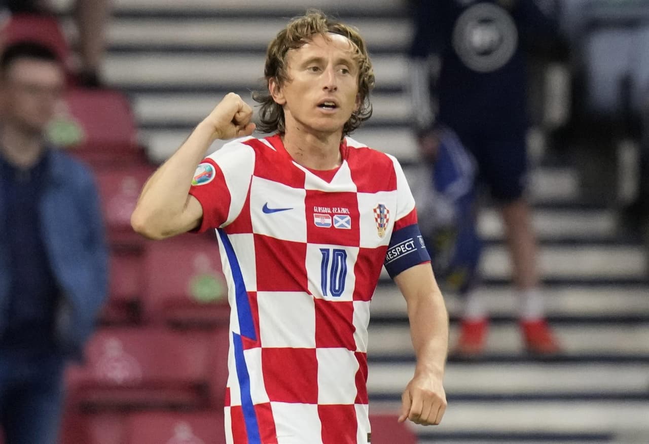 El croata 
<b>Luka Modrić</b> también juega en el Real Madrid, pero él en la posición de centrocampista.
<br>
