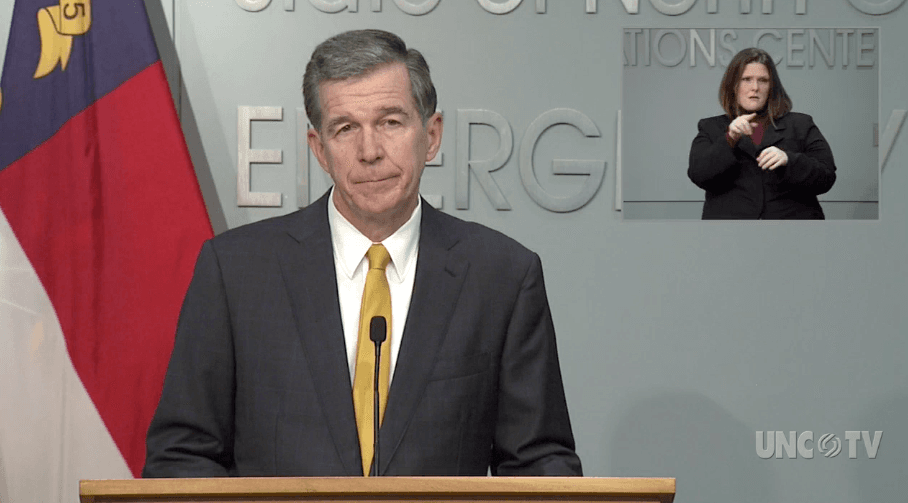 Extienden la orden de permanecer en casa tras aumento del coronavirus en Carolina del Norte 