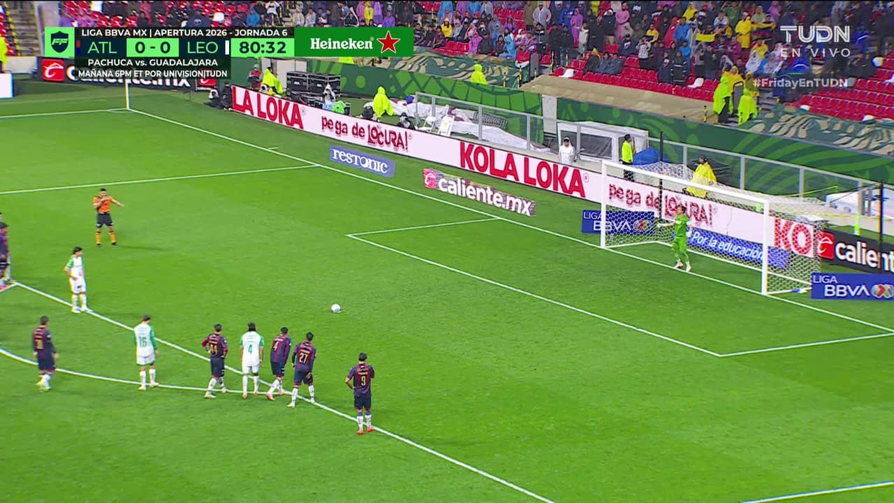 ¡GOL!  anota para León. Alfonso Alvarado