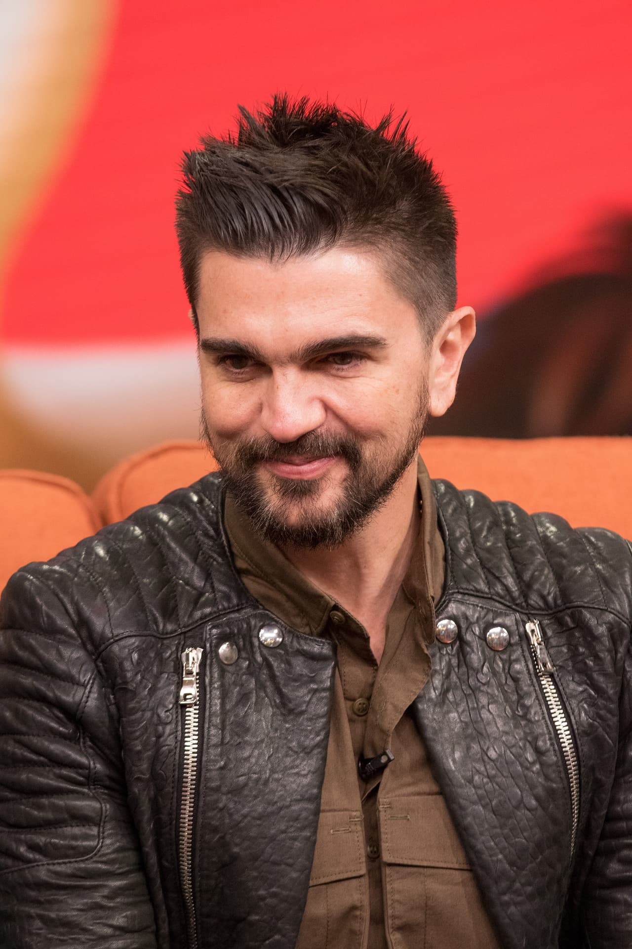 Aseguró que 
<b>puede controlar el whisky,</b> bebida que le encanta y que lo hace ponerse hablador, feliz y "con muchas ganas de cantar".