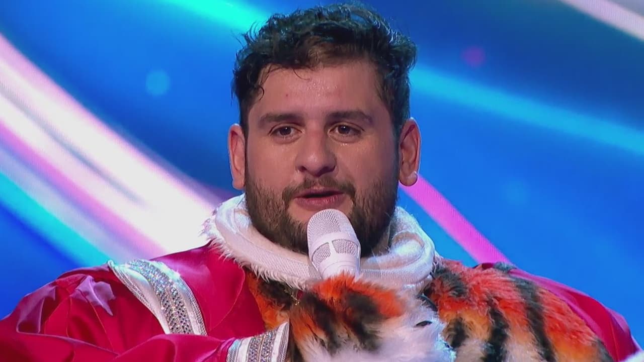 Tanto Juanpa Zurita como Carlos Rivera, acertaron en sus predicciones de que se trataba del vocalista de Matisse, Román Torres, quien agradeció la oportunidad de participar en ¿Quién Es La Máscara? 2023.