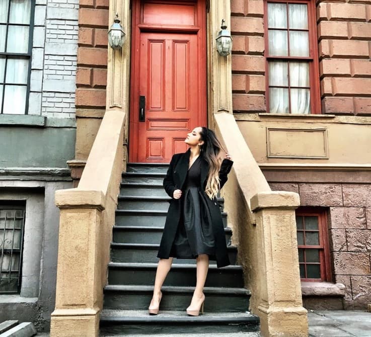 Y es que ella combina la música con el estilo ya que es muy fashion.