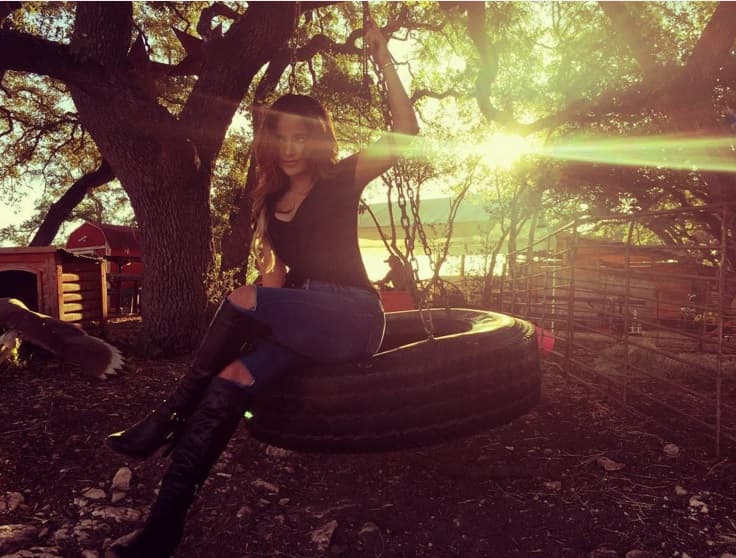 Esta imagen refleja lo natural, feliz y fresca que es la cantante.