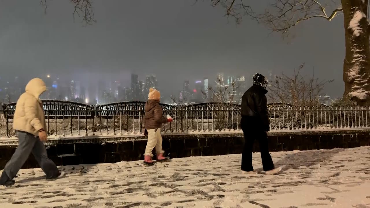 En 
<b>Orange County </b>se presentó la mayor acumulación de nieve, al registrar 
<b>8.1 pulgadas</b>.
<br>
<br>Mientras que en 
<b>Westchester el acumulado fue de 5.5 pulgadas.</b>