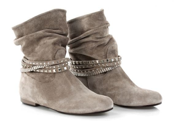 Aplícalas de preferencia en invierno, así protegerás tus pies del frío sin perder personalidad.