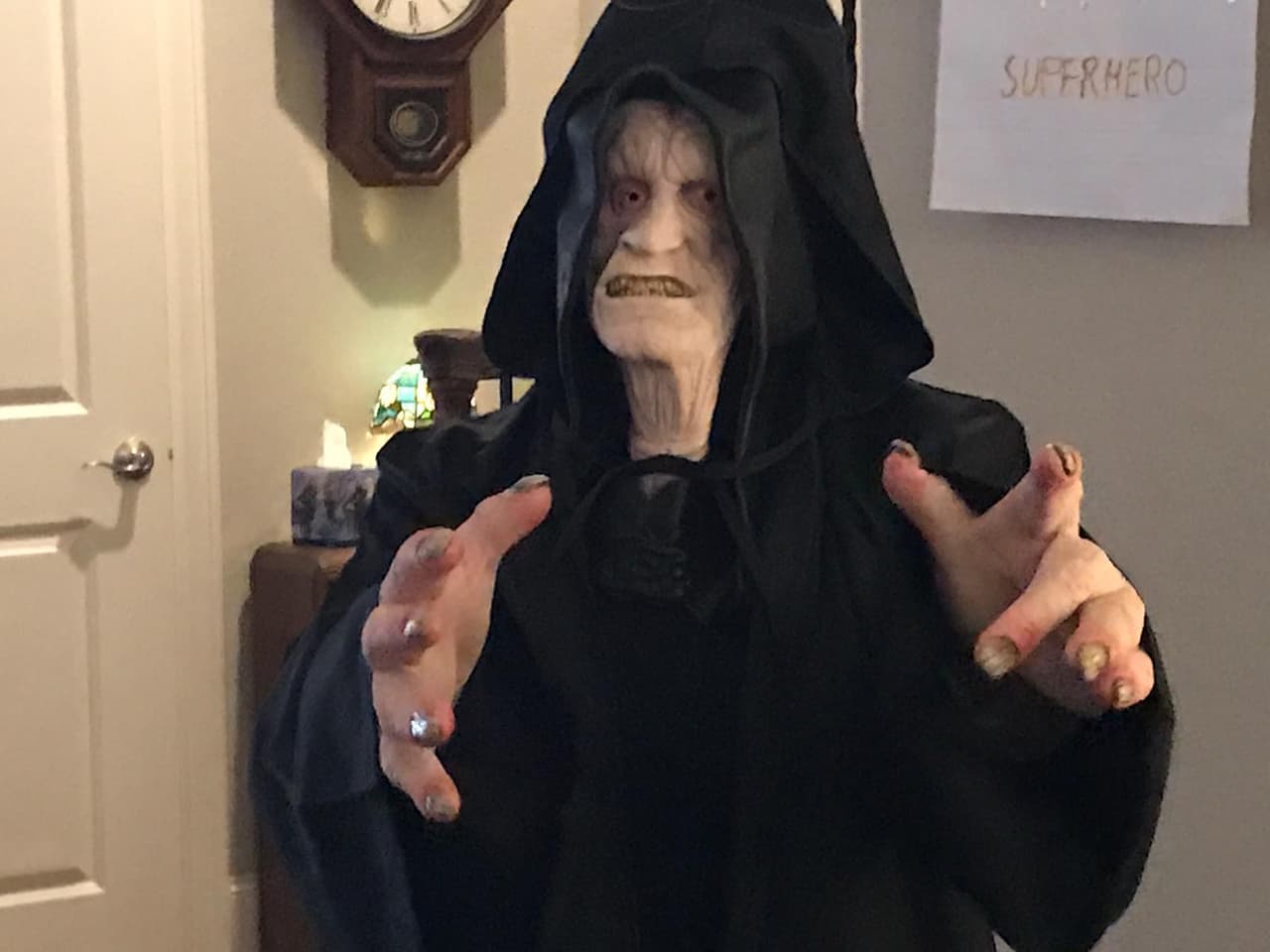 A pesar del frío los niños salieron a las calles a pedir los tradicionales dulces de Halloween.