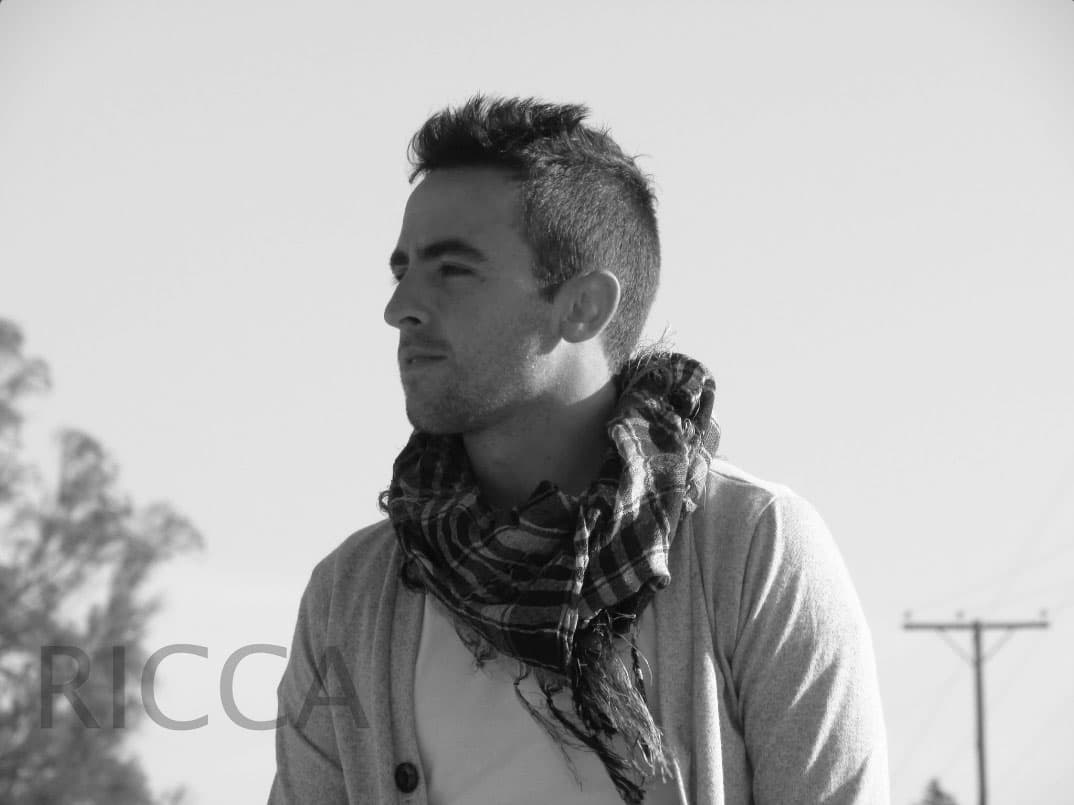 A pesar de estar alejado de la televisión,
<b>Martin</b> no ha dejado de comunicarse con sus seguidoras a través de las redes sociales.